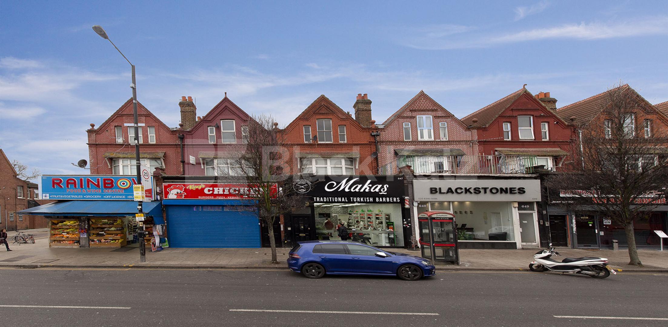 			Huge Two Bed Apartment !, 2 Bedroom, 1 bath, 1 reception Flat			 Green lanes, Turnpike Lane, N8